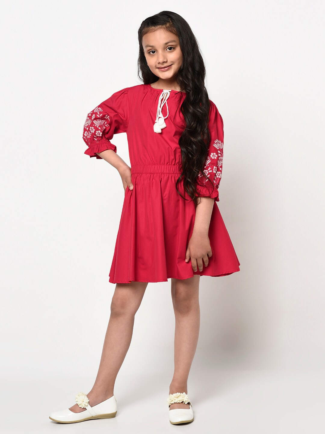 

BLANC9 Girls Red Solid Tie-Up Neck Fit & Flare Dress