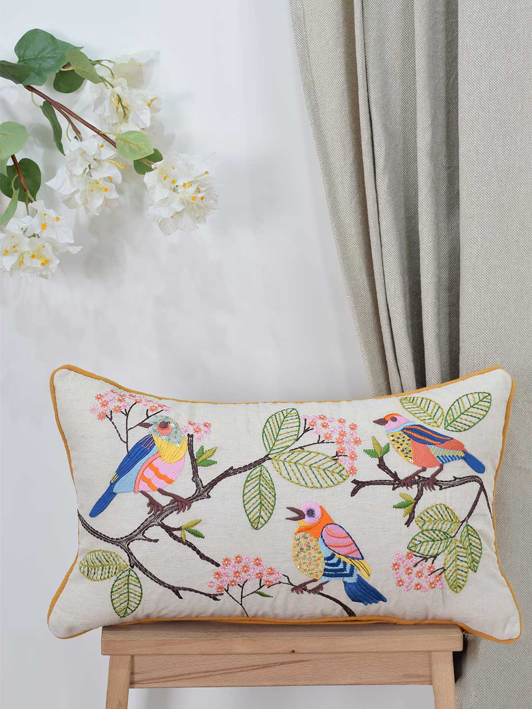 

BLANC9 White & Green Colourblocked Rectangle Cushion Covers
