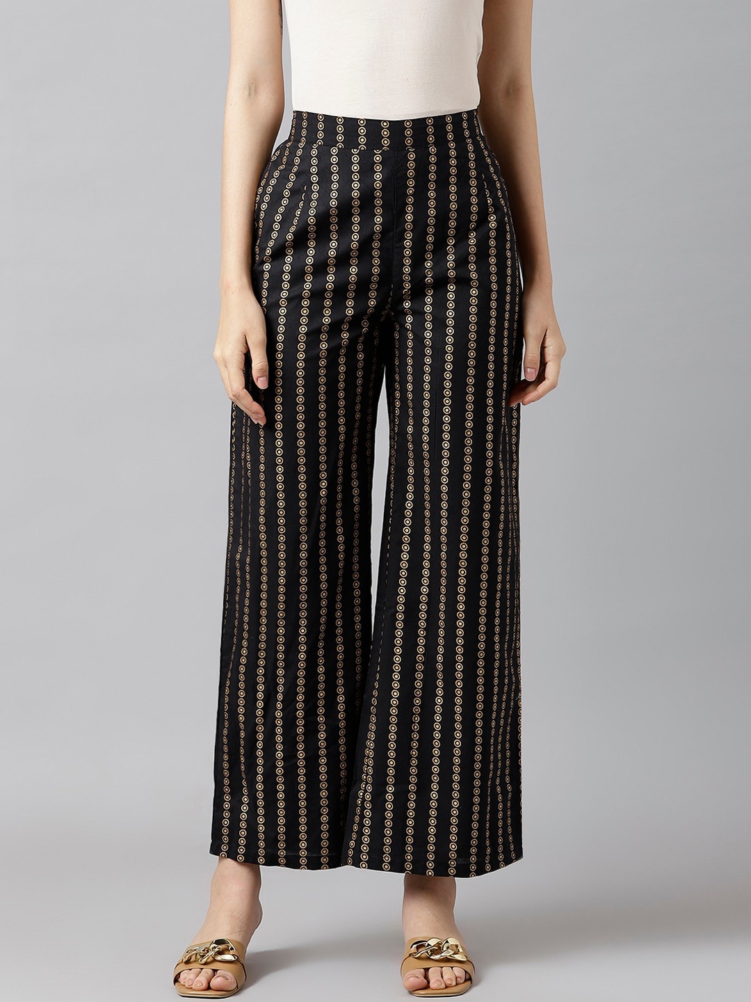 

DECKEDUP Women Black & Gold-Toned Striped Flared Cambric Cropped Palazzos