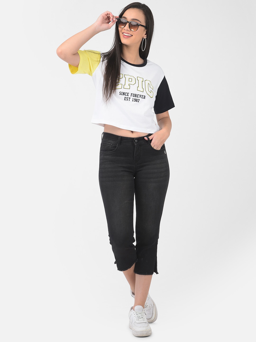 

Crimsoune Club Women Black Side Hem Slit Capri Jeans