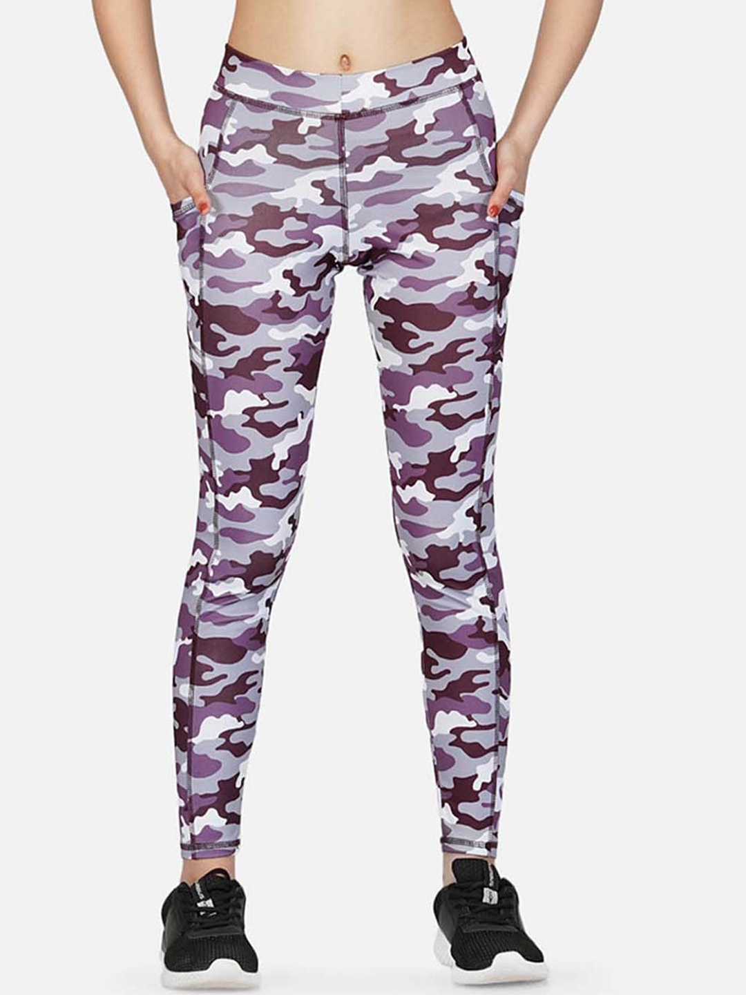 

IMPERATIVE Women Burgundy & White Camouflage Printed Tights