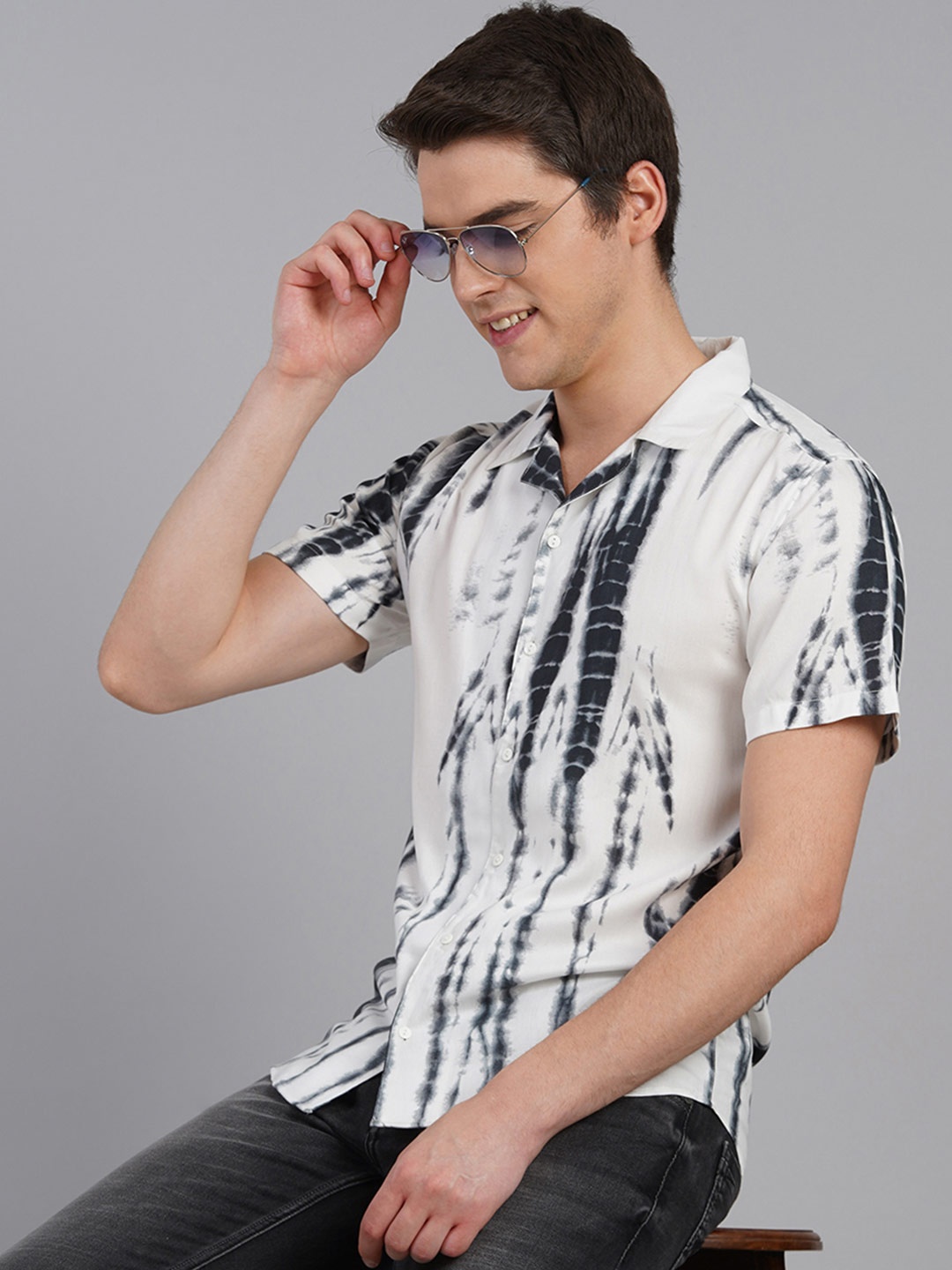 

Rigo Men White Relaxed Printed Casual Shirt