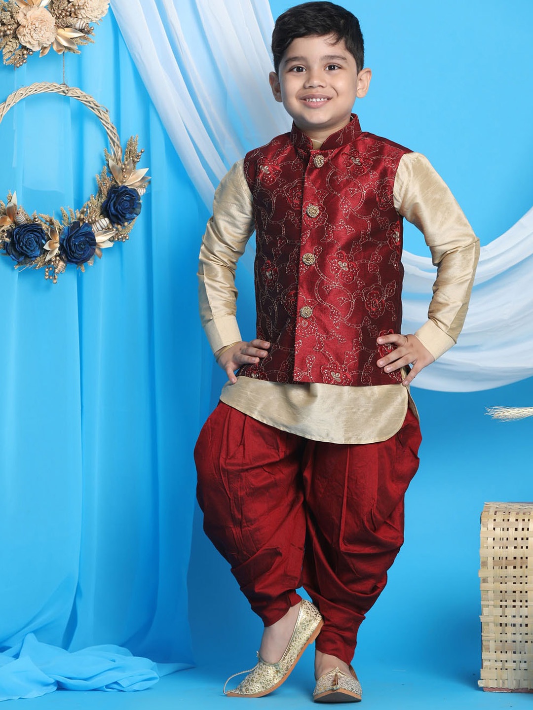 

VASTRAMAY Boys Beige Ethnic Motifs Kurti with Patiala and Nehru Jacket