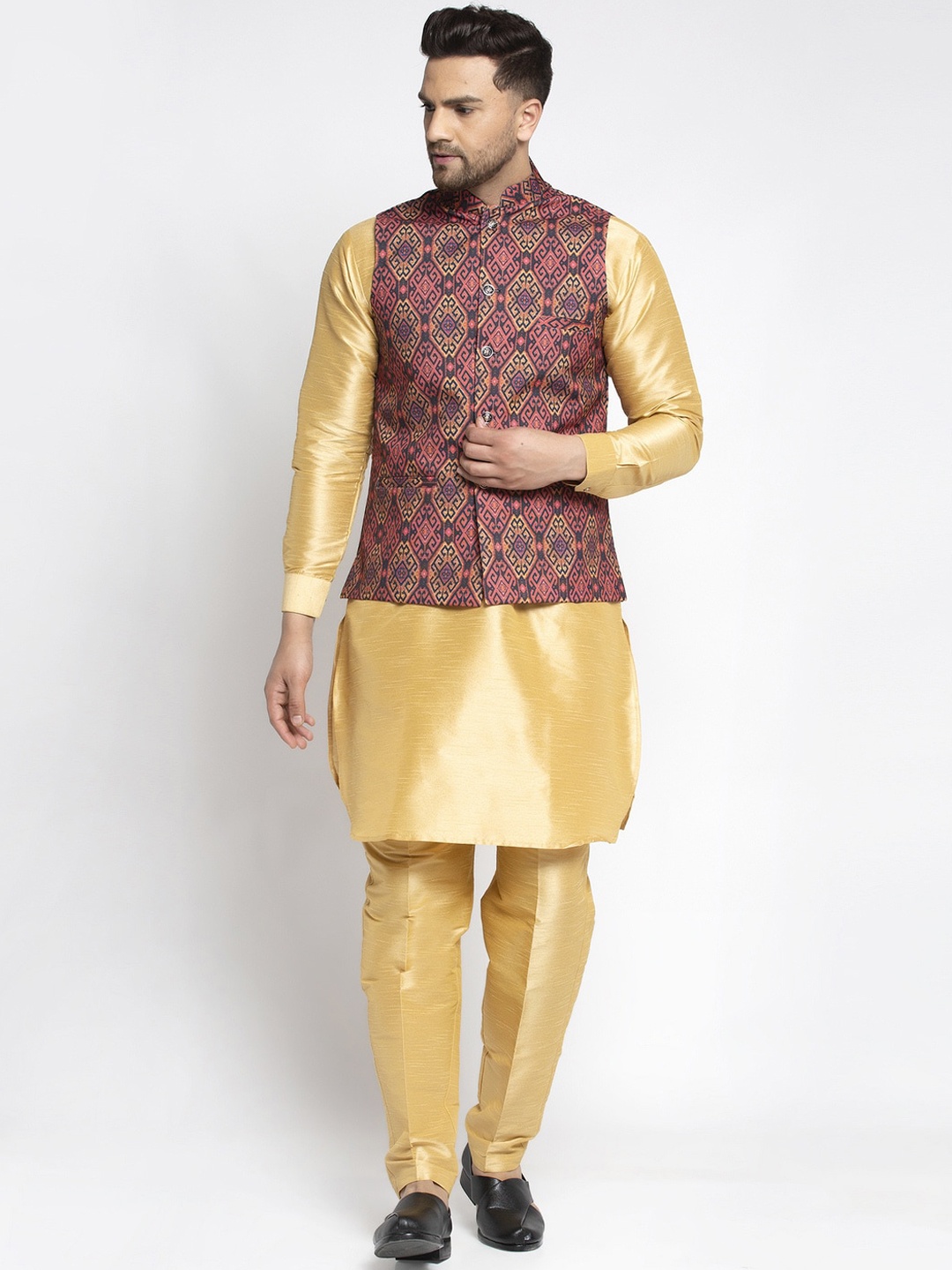 

Kaifoo Men Gold-Toned Ethnic Motifs Layered Kurta with Trousers