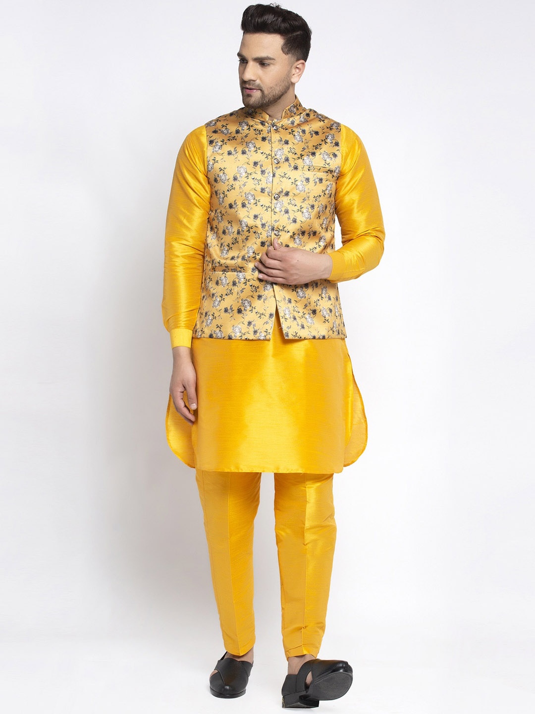 

Kaifoo Men Yellow Layered Kurta with Trousers