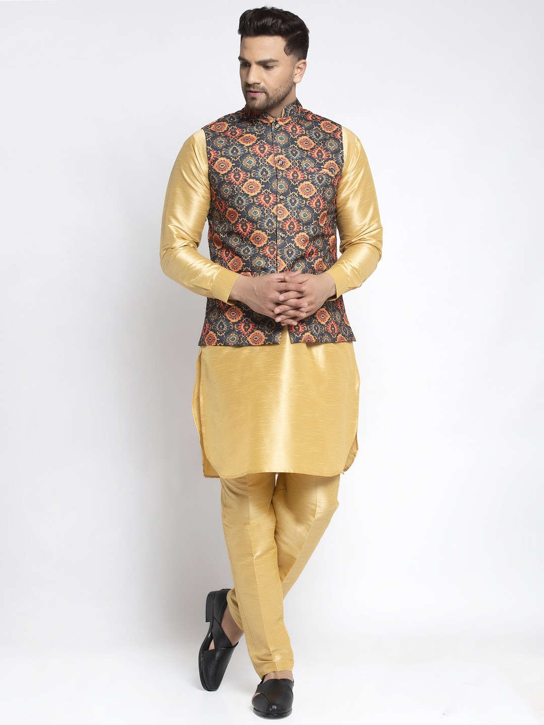 

Kaifoo Men Gold-Toned Kurta with Pyjamas