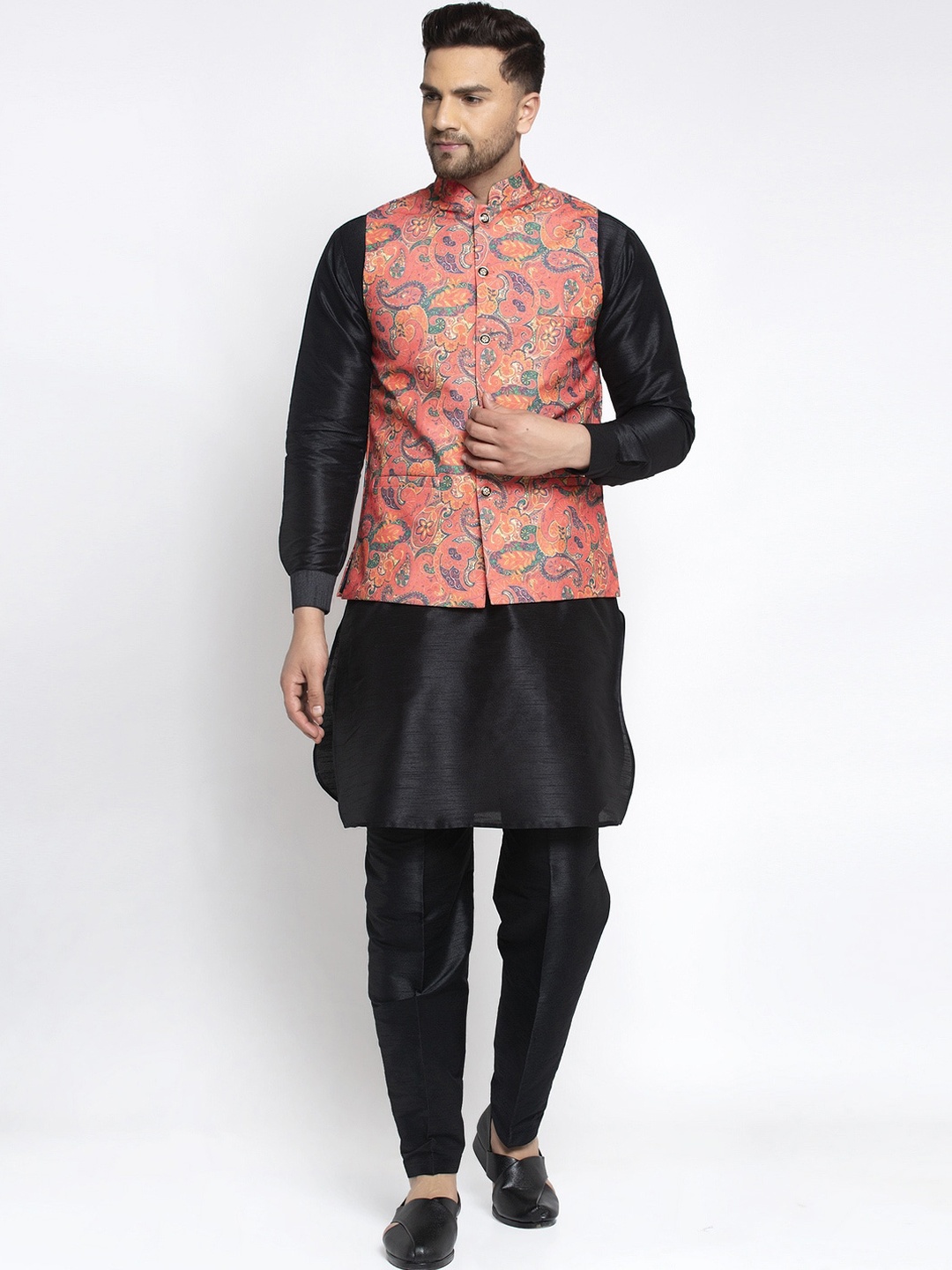 

Kaifoo Men Black Kurta & Pyjamas With Printed Nehru Jacket