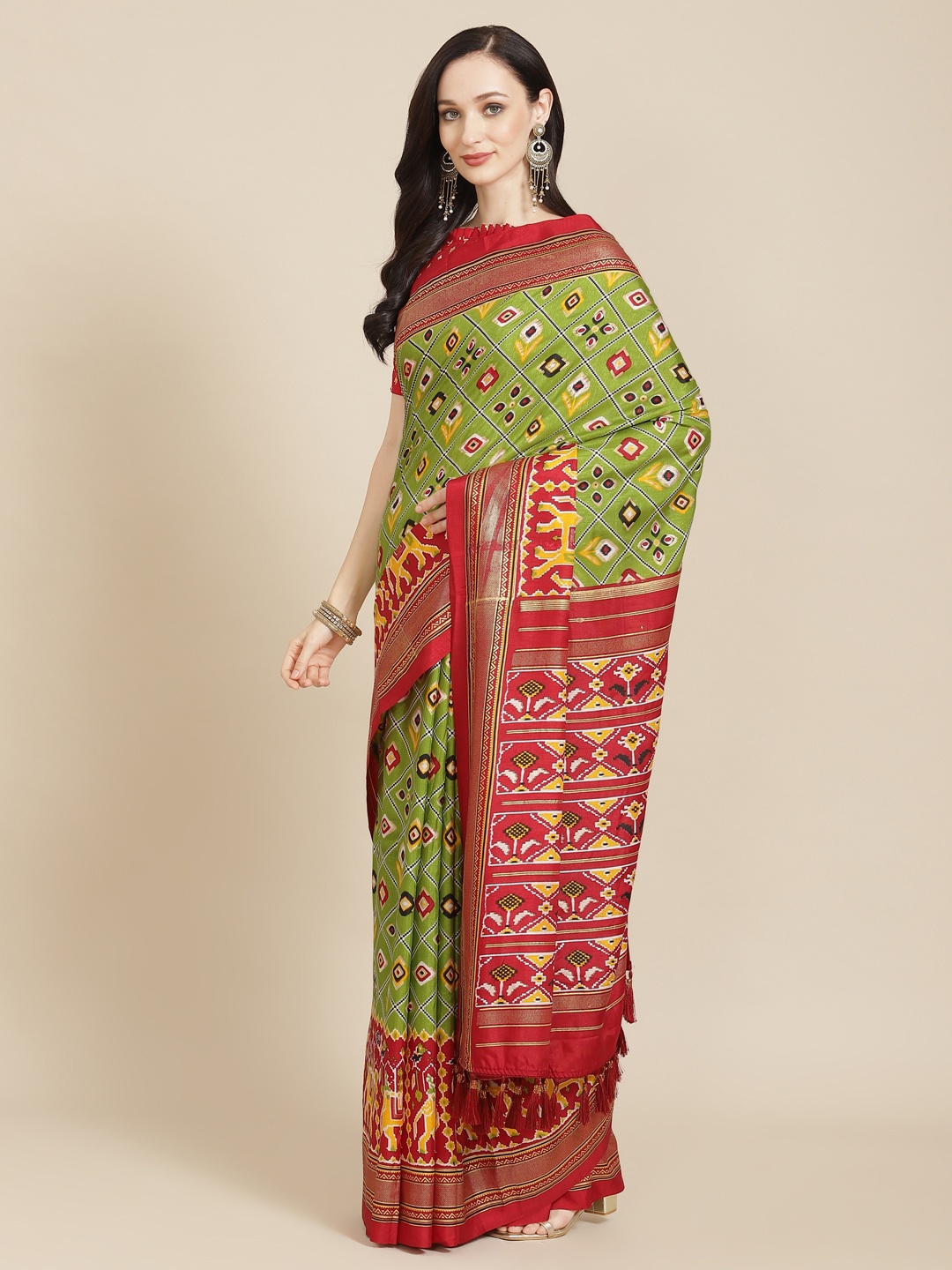 

SHANGRILA Green & Red Ethnic Motifs Art Silk Patola Saree
