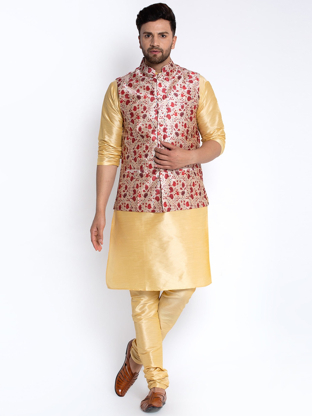 

Benstoke Men Silk Blend Kurta Pajama and Nehru Jacket Set, Gold