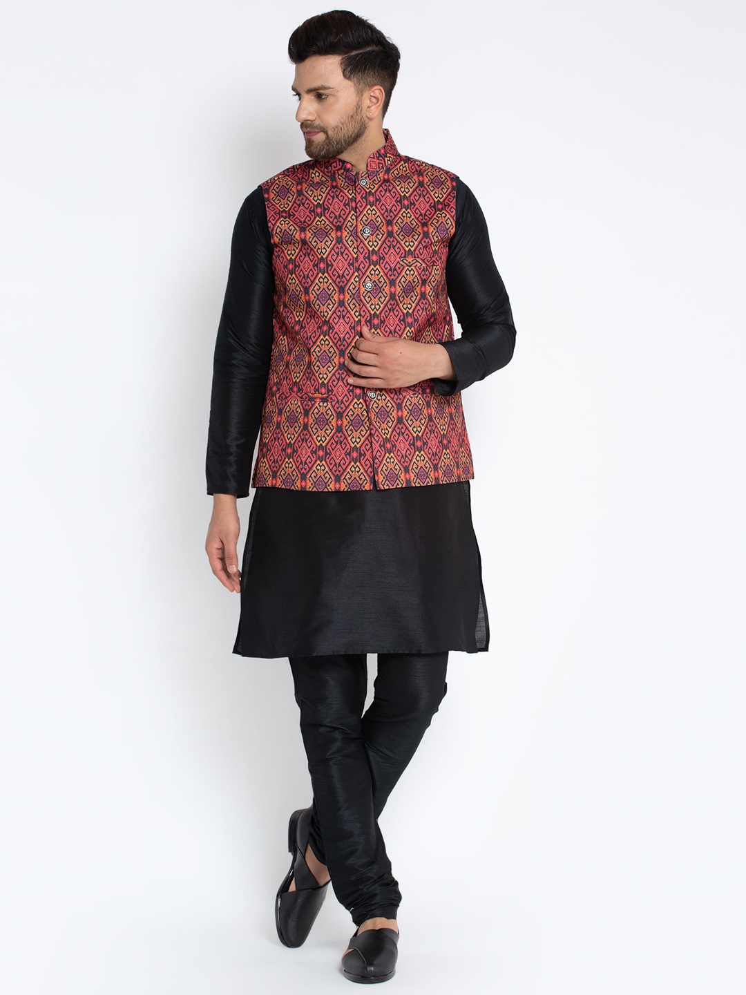 

Benstoke Men Black Dupion Silk Kurta with Pyjamas