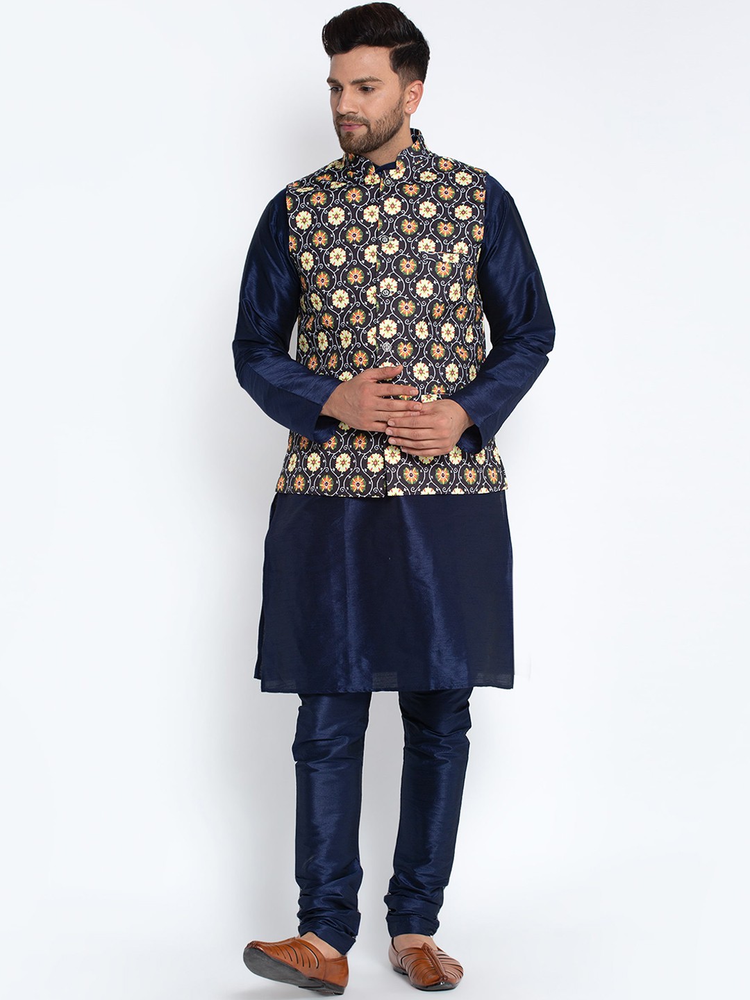 

Benstoke Men Navy Blue Dupion Silk blend kurta and pajama set with nehru jacket