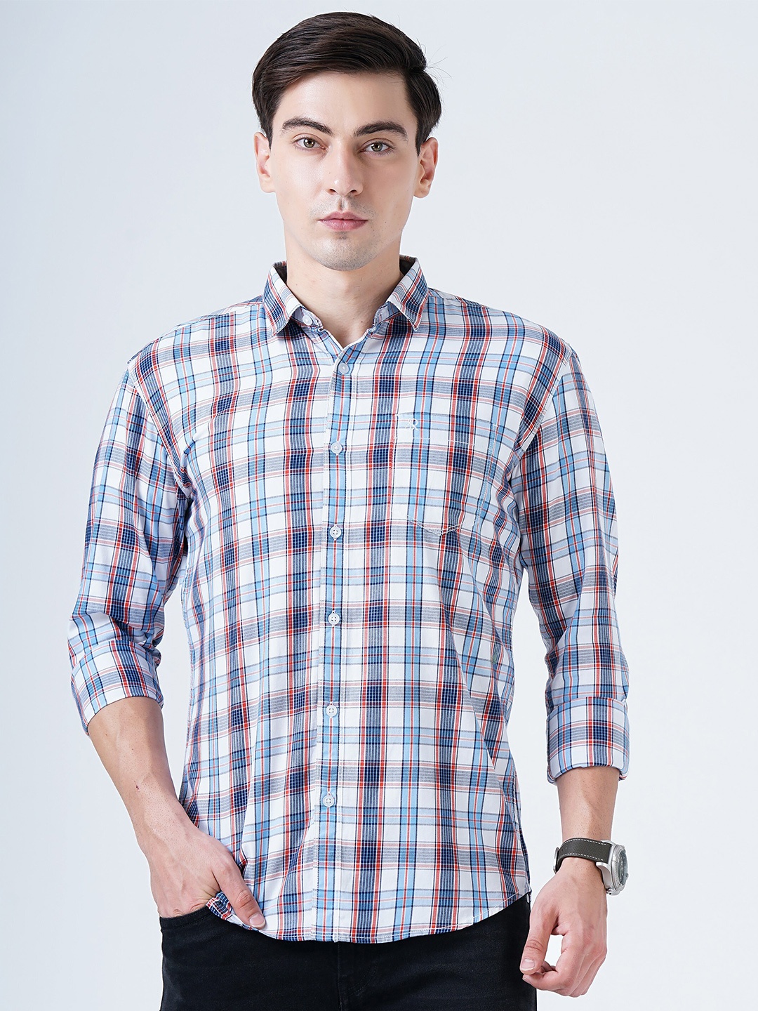

SORATIA Men White & Blue Slim Fit Checked Casual Shirt