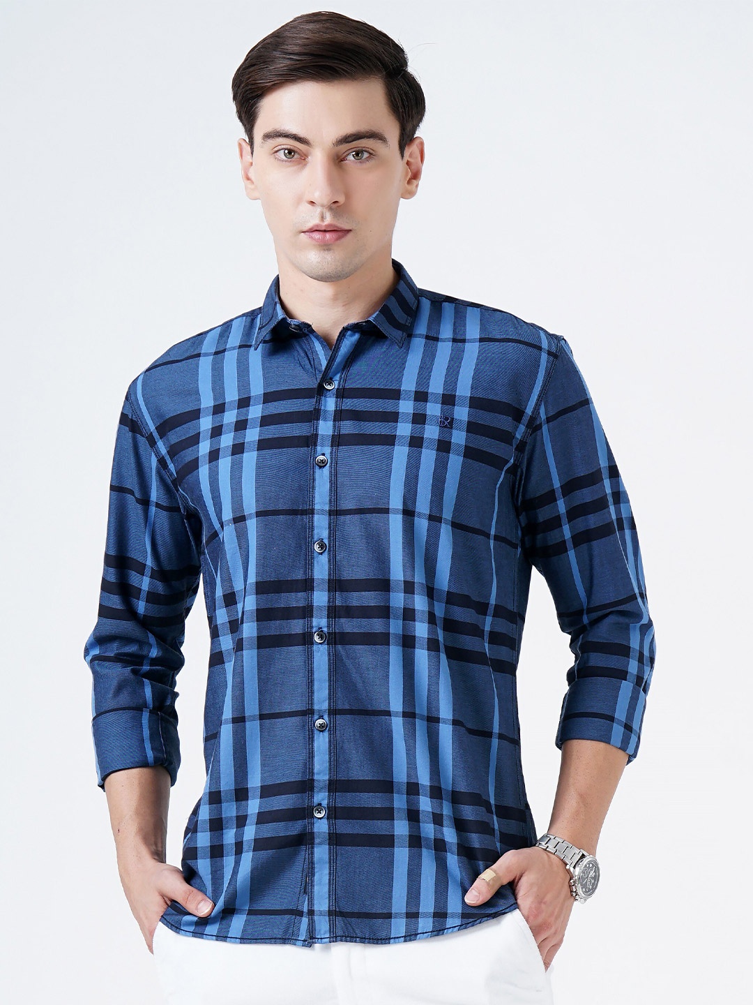 

SORATIA Men Navy Blue Slim Fit Checked Casual Shirt