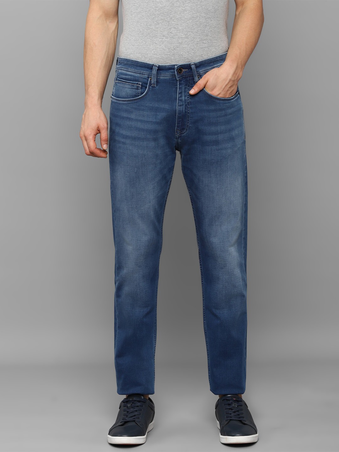 

Louis Philippe Jeans Men Blue Light Fade Jeans