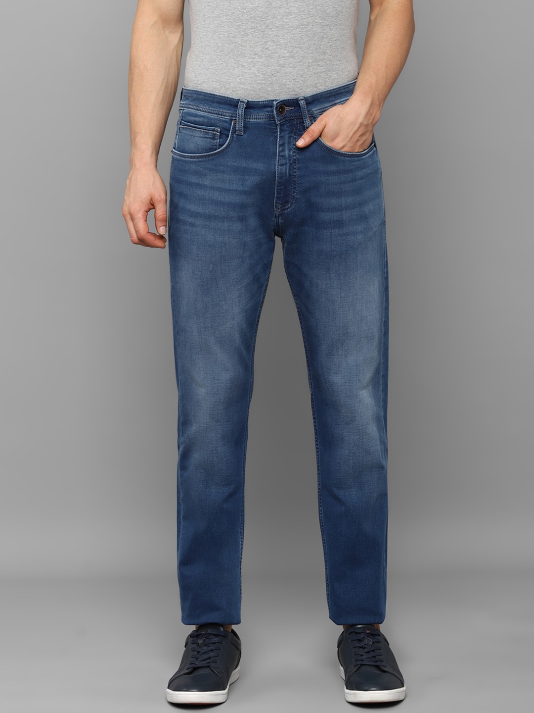 

Louis Philippe Jeans Men Blue Light Fade Jeans