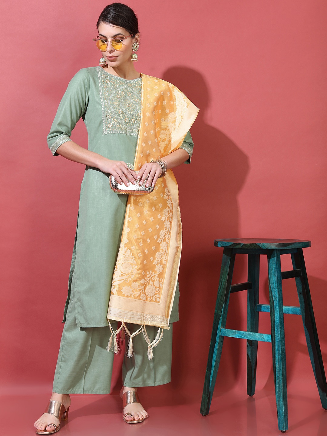 

Vishudh Women Green Ethnic Motifs Yoke Design Panelled Kurta with Trousers & Dupatta