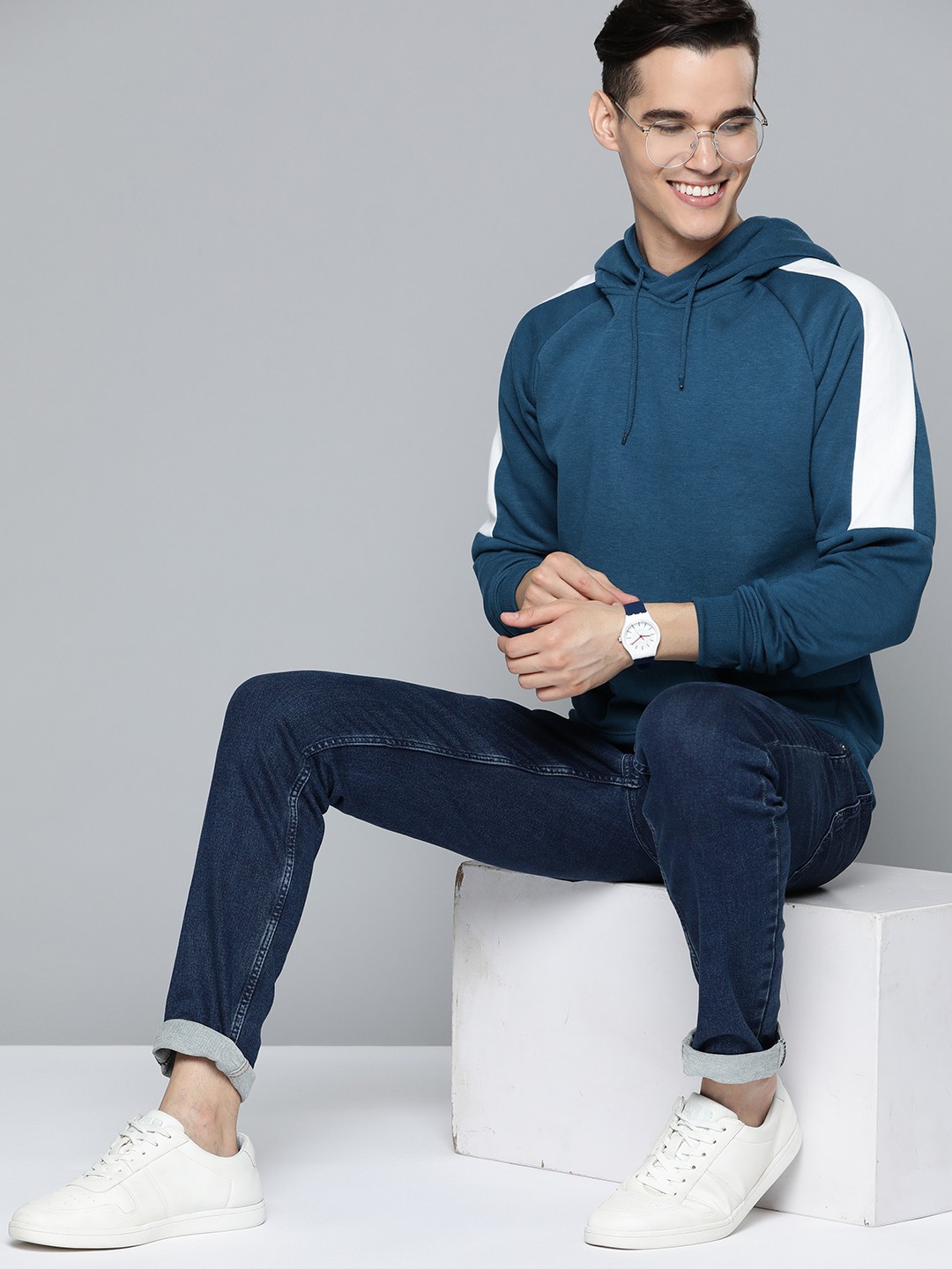 

Mast & Harbour Men Teal Blue Solid Hooded Sweatshirt
