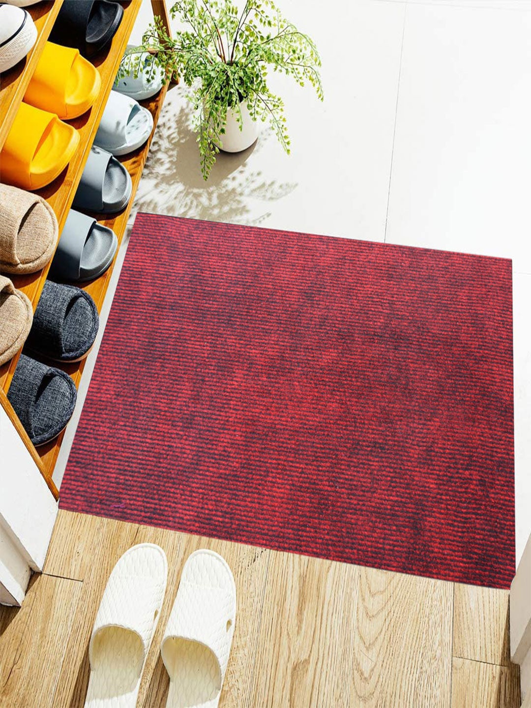 

LUXEHOME INTERNATIONAL Maroon Striped Doormats