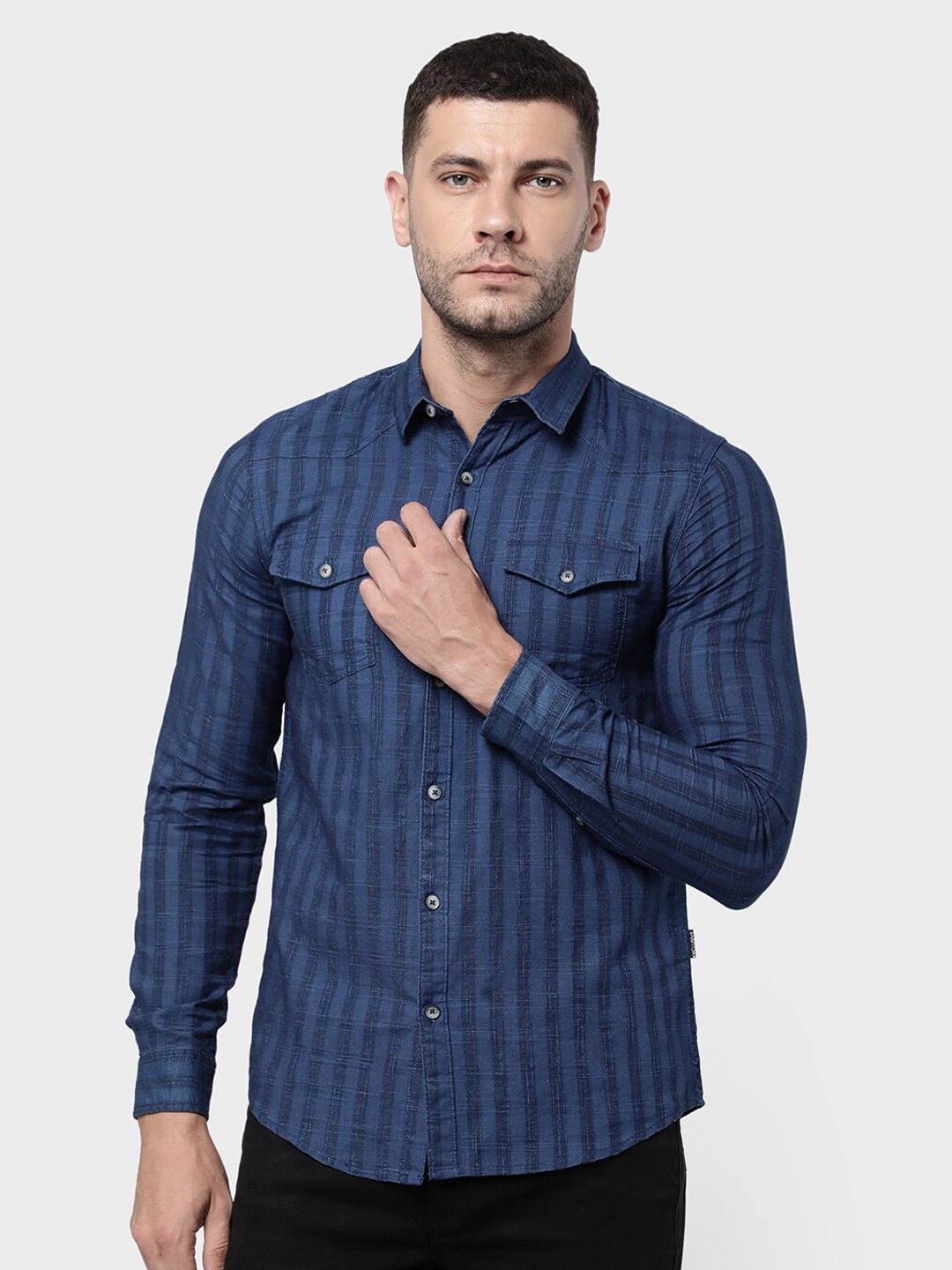 

R&B Men Blue Striped Cotton Classic Casual Shirt
