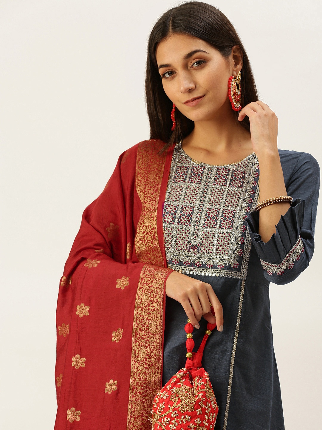 

SWAGG INDIA Women Charcoal Grey Yoke Design Panelled Mirror Work Kurta Trousers & Dupatta