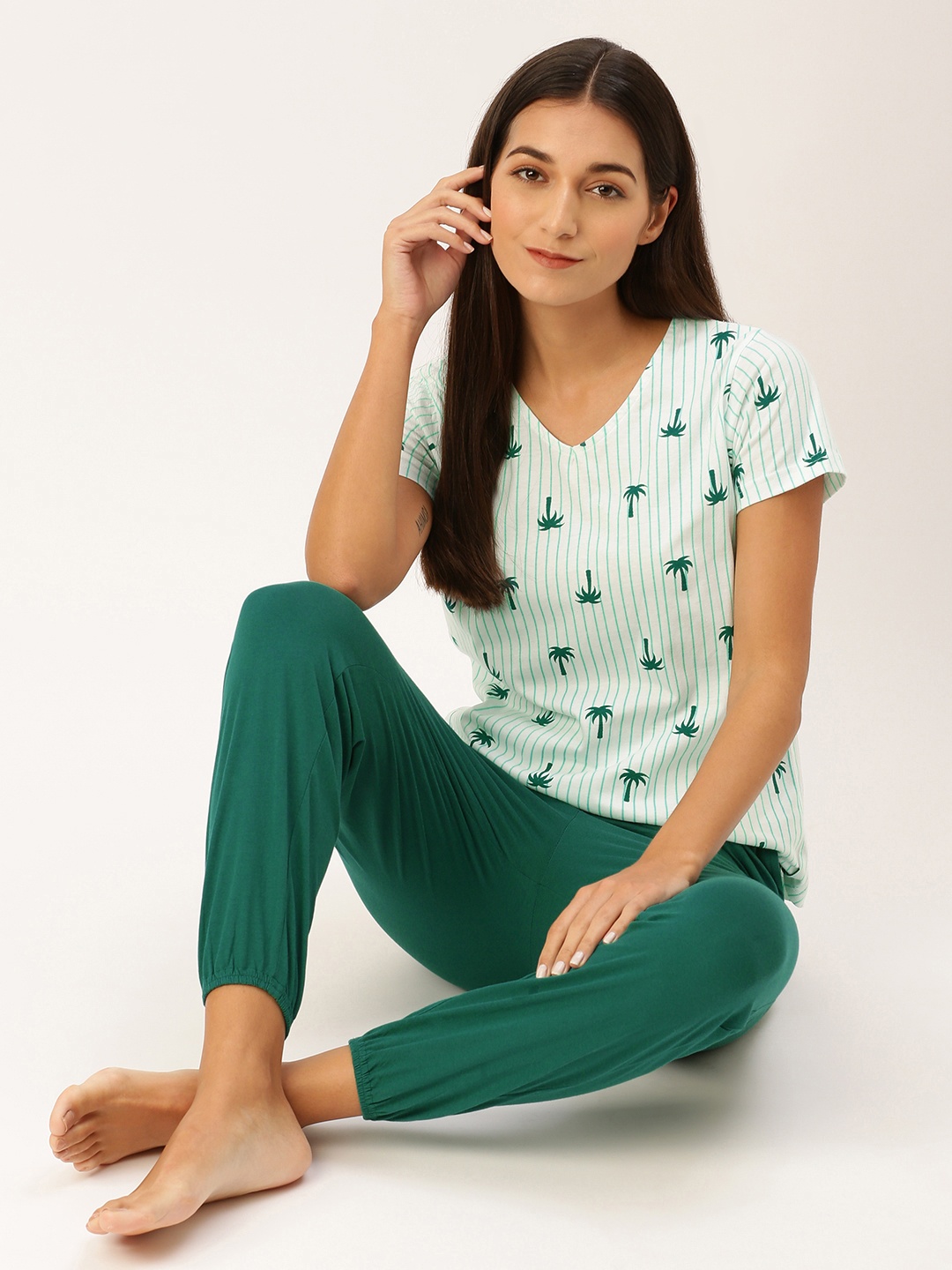 

Slumber Jill Women Green & White Printed Pure Cotton Night suit