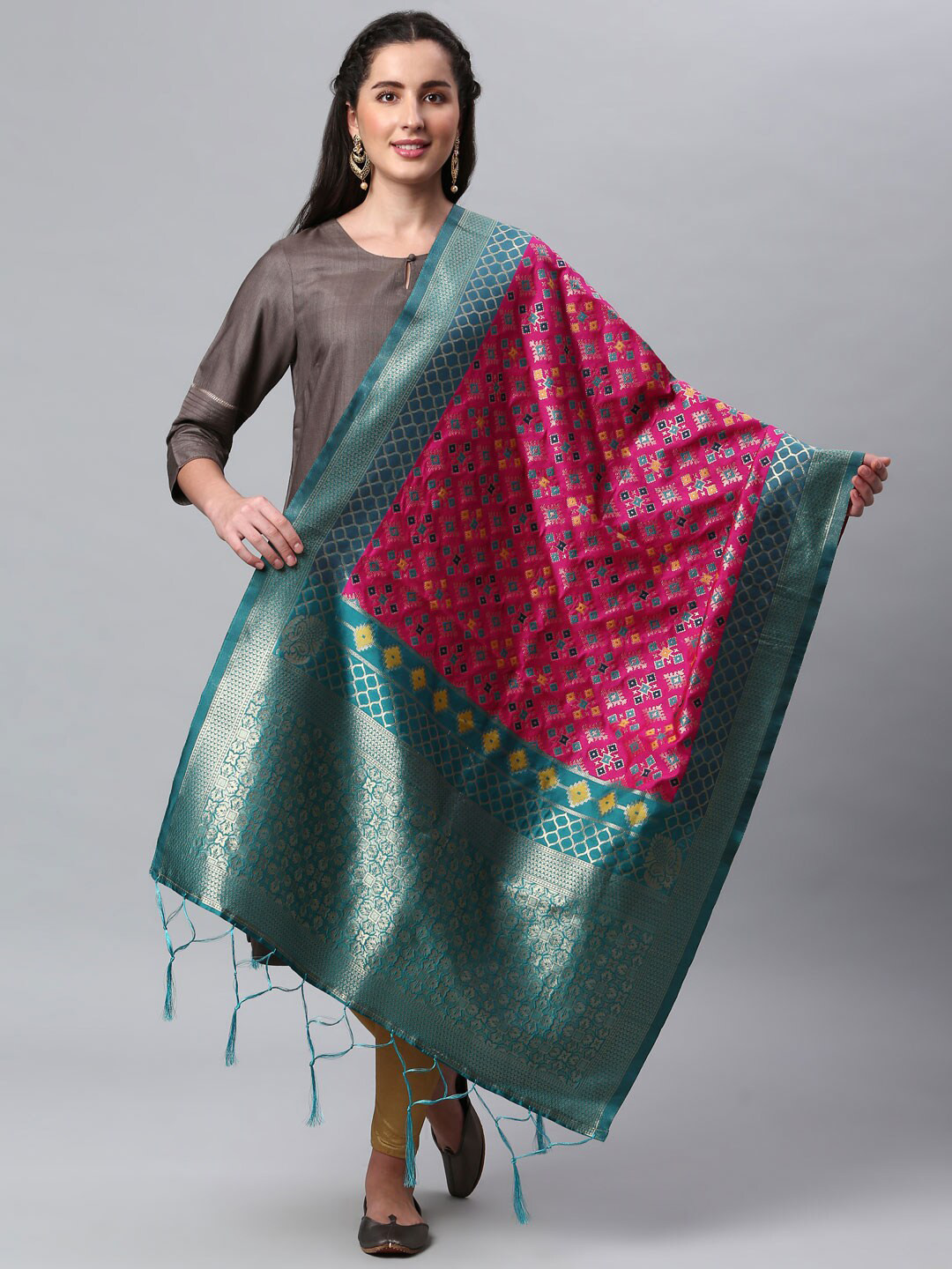 

Lilots Pink & Gold-Toned Ethnic Motifs Woven Design Dupatta
