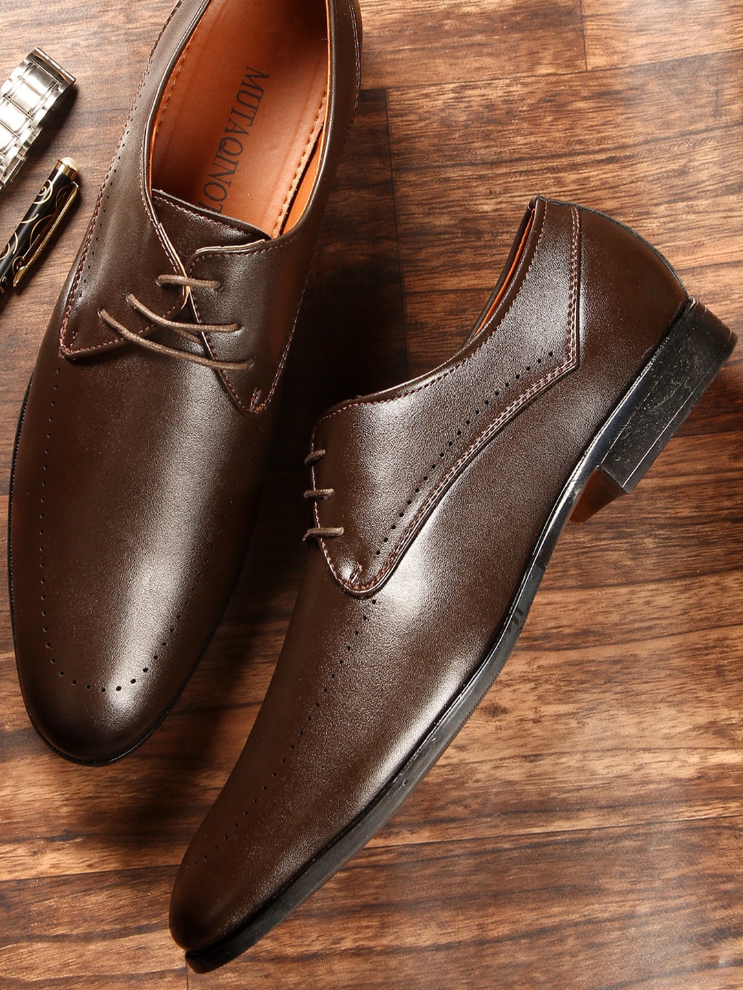 

MUTAQINOTI Men Brown Patent Leather Derbys