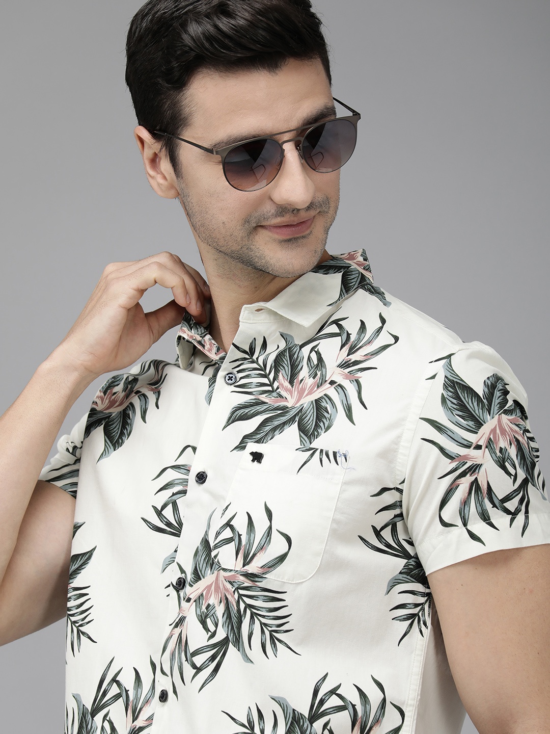 

THE BEAR HOUSE Men Off White Pure Cotton Slim Fit Floral Printed Casual Shirt