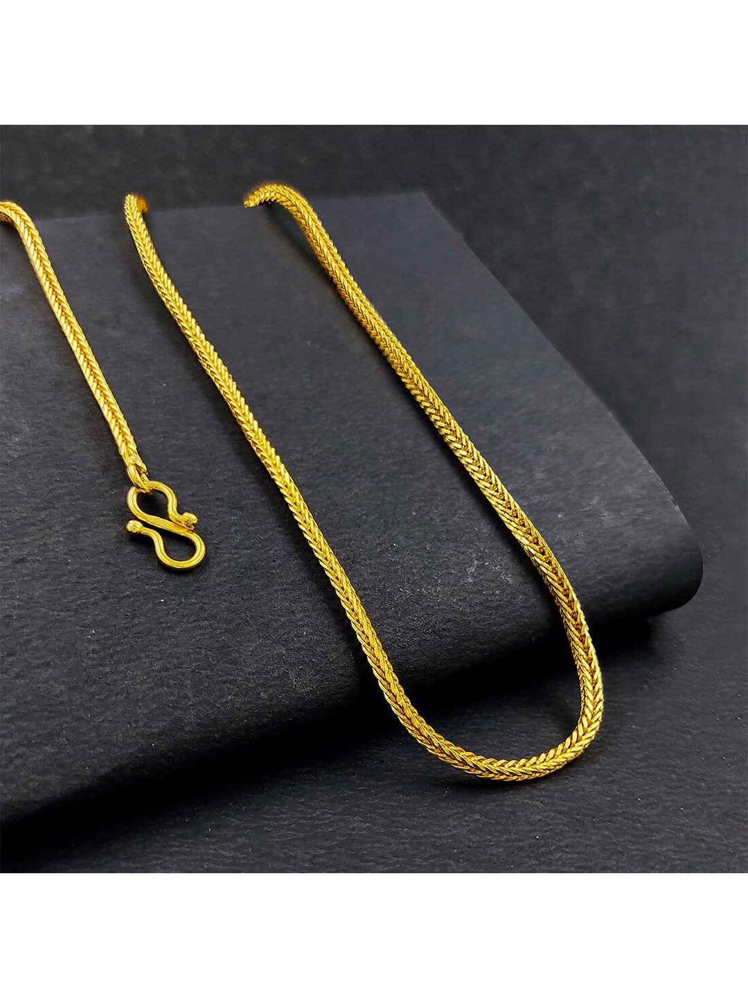 

Saizen Men Gold-Toned Brass Gold-Plated Chain
