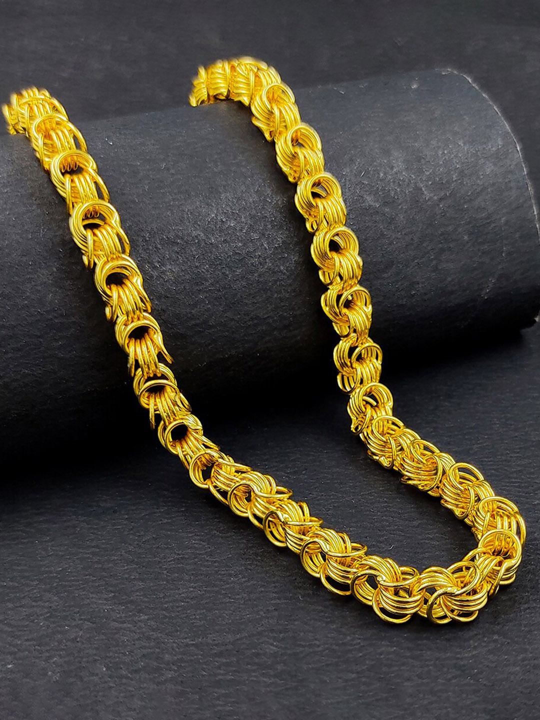 

Saizen Men Gold-Toned Brass Gold-Plated Chain