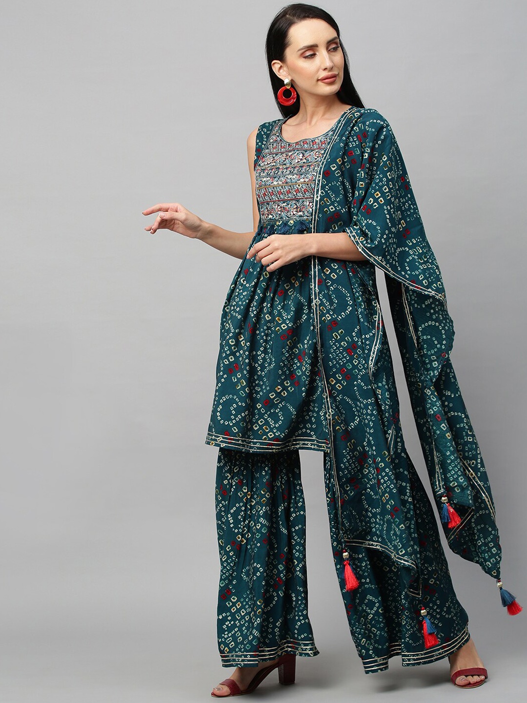 

FASHOR Women Teal Floral Printed Empire Kurta & Sharara With Dupatta
