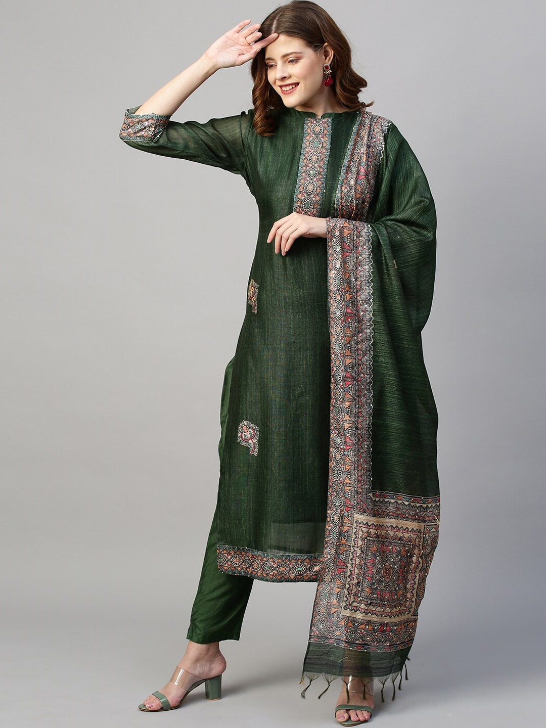 

FASHOR Women Green Chanderi Silk Kurti with Trousers & With Dupatta
