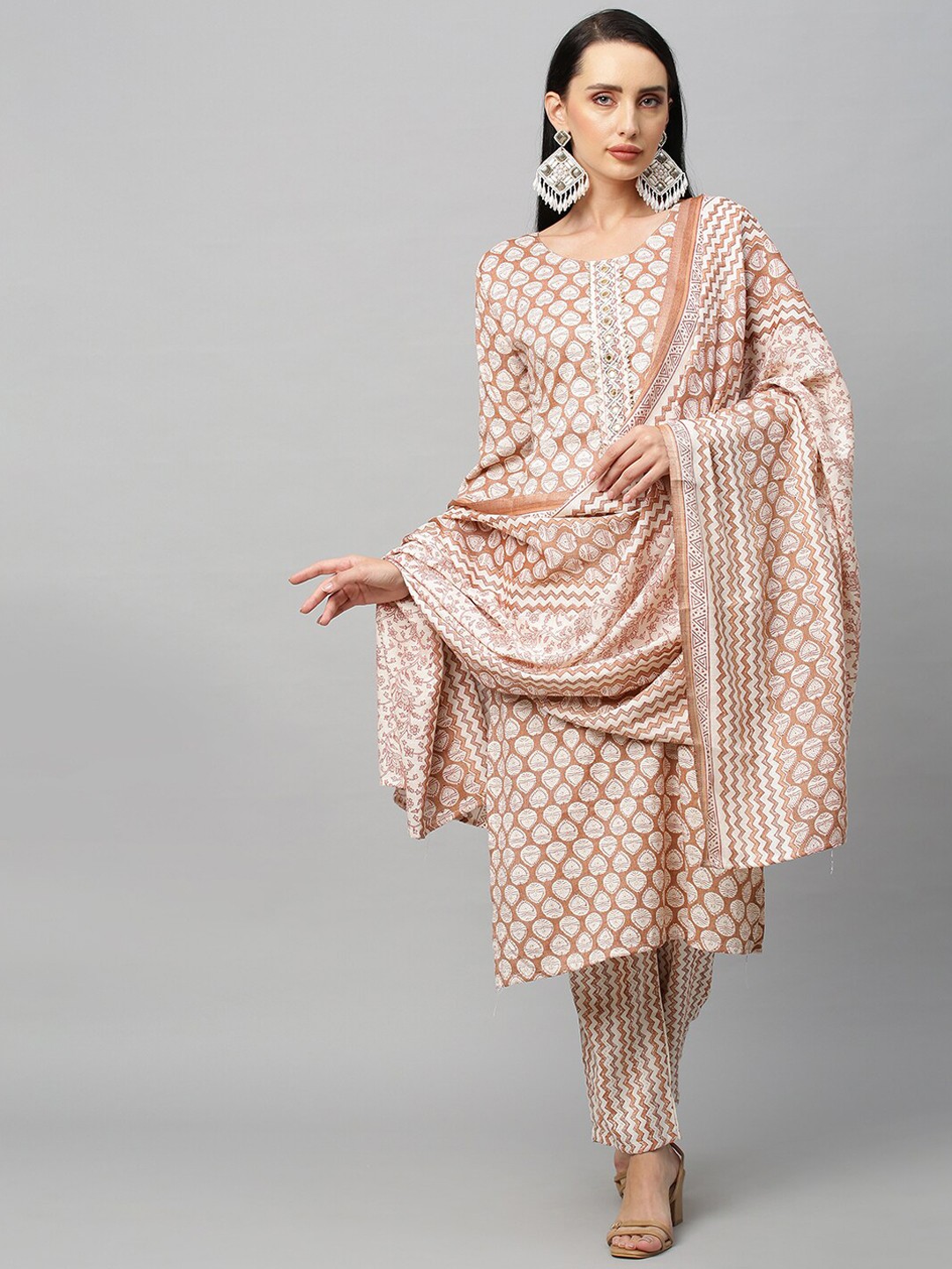 

FASHOR Women Brown Ethnic Printed Kurta with Palazzos & Dupatta