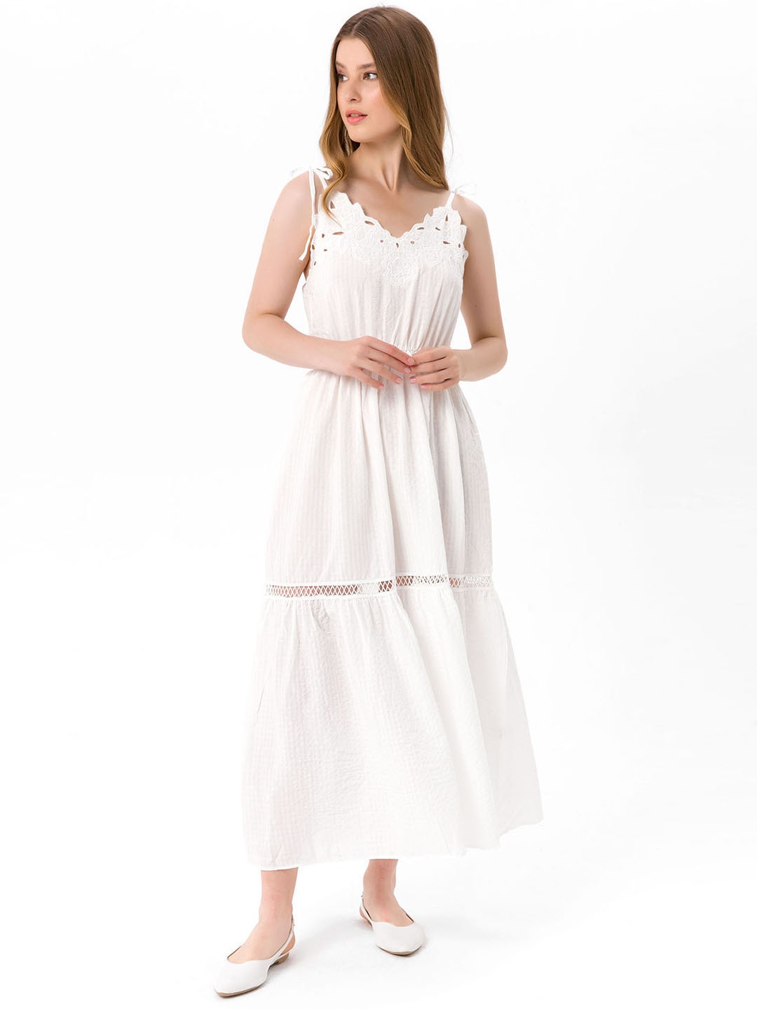 

bebe PLUS White A-Line Midi Dress