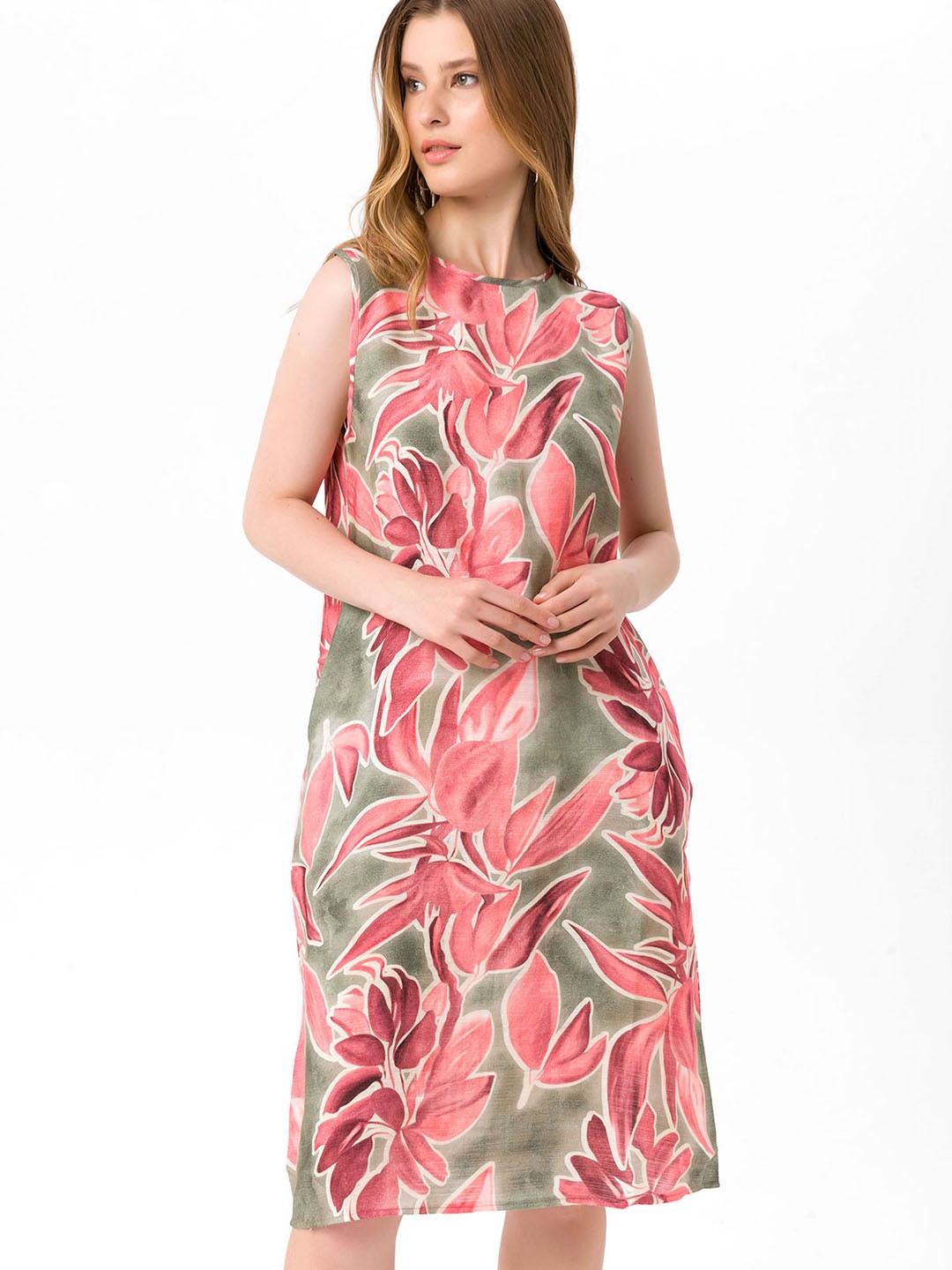 

bebe PLUS Pink & Green Floral A-Line Dress
