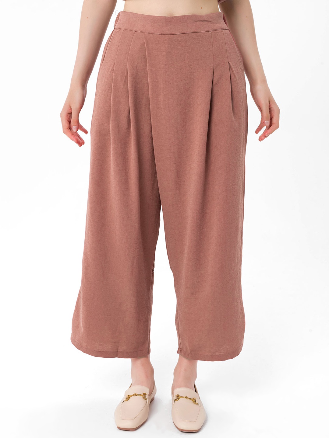 

bebe PLUS Women Rose Solid Loose Fit Pleated Pure Linen Parallel Trousers
