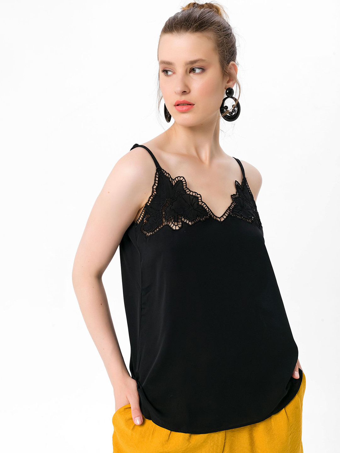 

bebe PLUS Black Solid Lace Detail Top