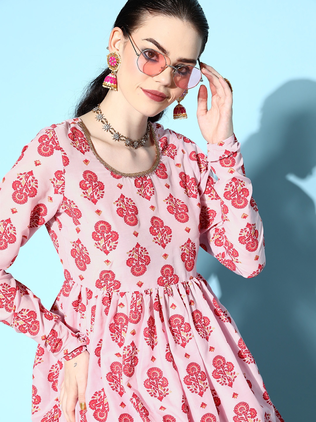 

HERE&NOW Women Pink & Red Ethnic Motifs Printed Gotta Patti Kurta with Trousers