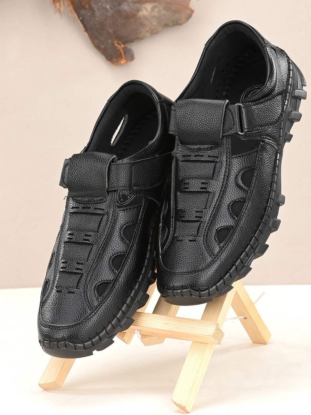

AfroJack Men Black Fisherman Sandals