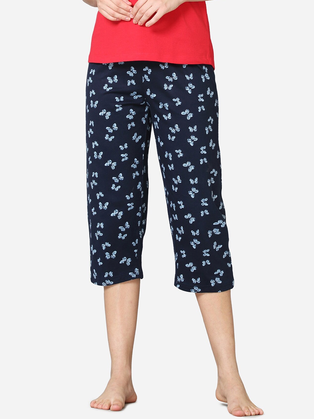 

VStar Women Navy Blue & White Printed Capri Lounge Pants