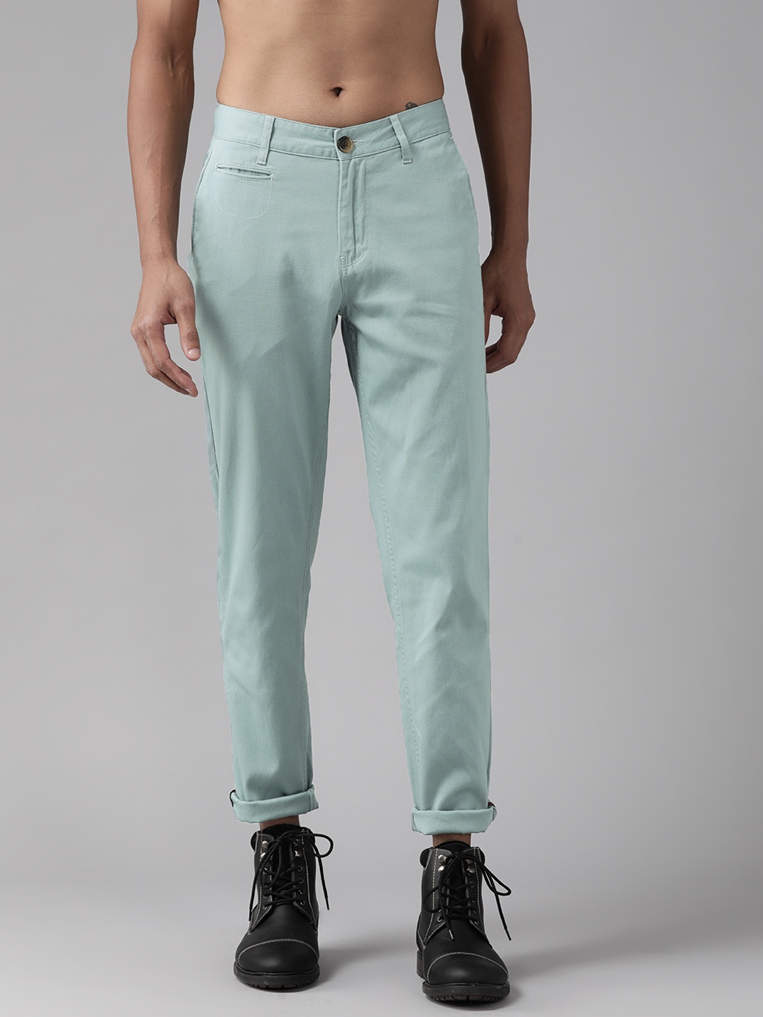 

Roadster Men Blue Solid Pure Cotton Slim Tapered Fit Trousers