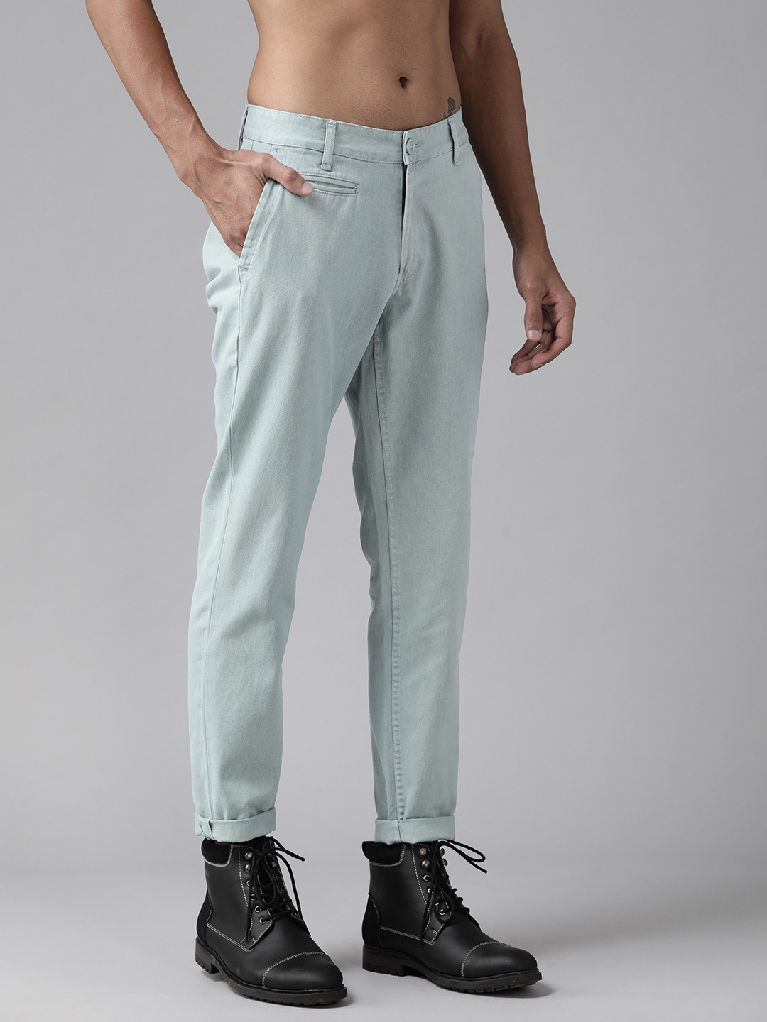 

Roadster Men Blue Solid Pure Cotton Slim Tapered Fit Trousers