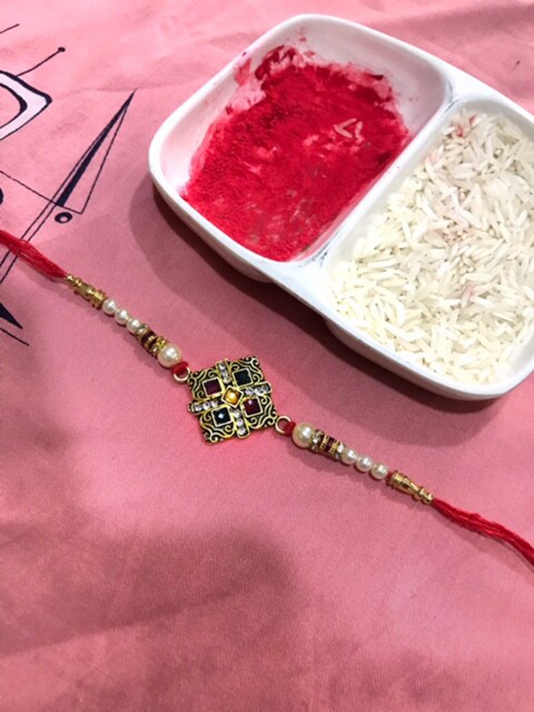 

MORKANTH JEWELLERY Men Gold- Plated Red & White Stone Studded Rakhi