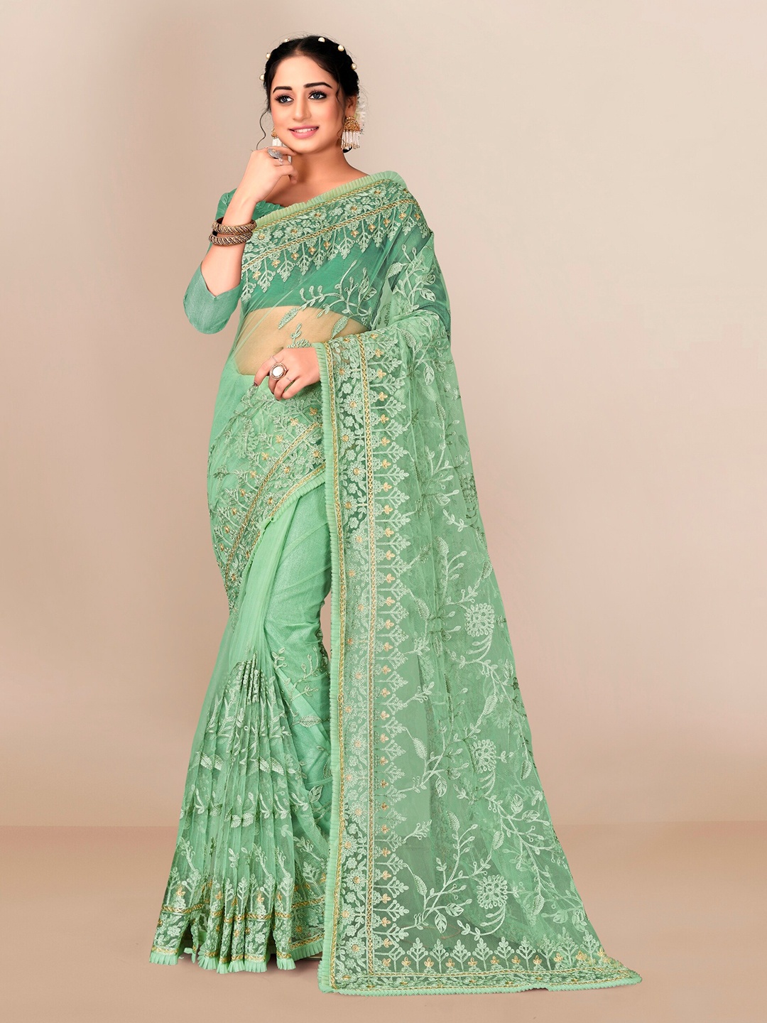 

VAIRAGEE Sea Green & Gold-Toned Floral Embroidered Net Saree