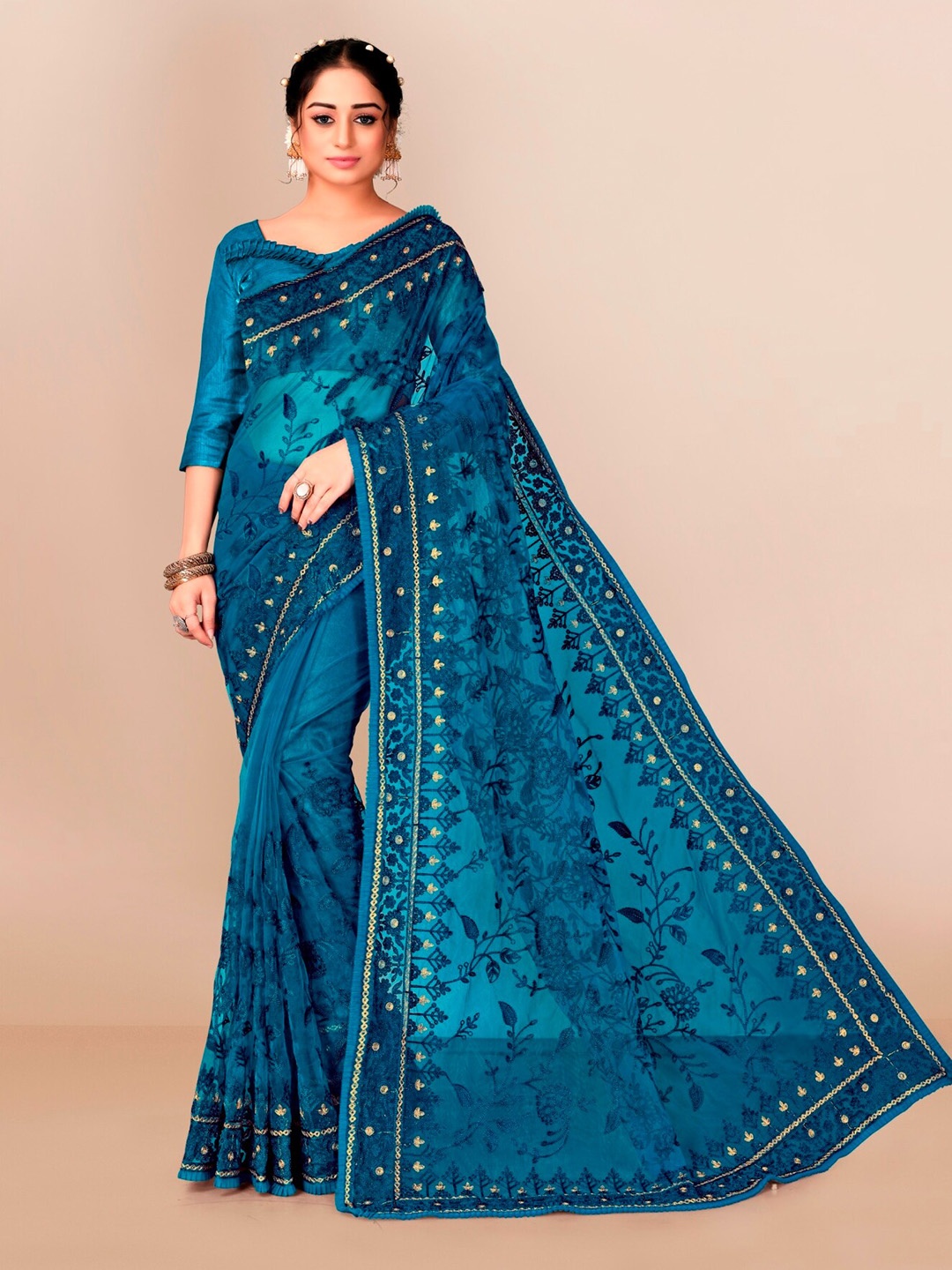 

VAIRAGEE Turquoise Blue & Gold-Toned Floral Embroidered Net Saree