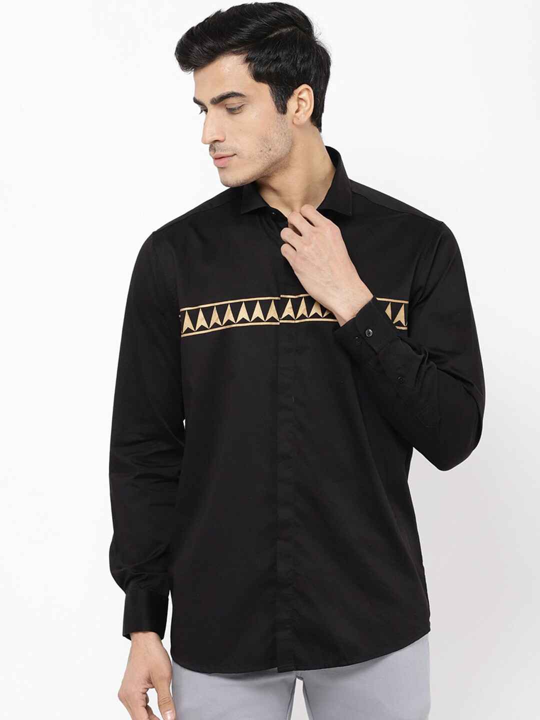 

STROP Men Black Printed Cotton Casual Shirt