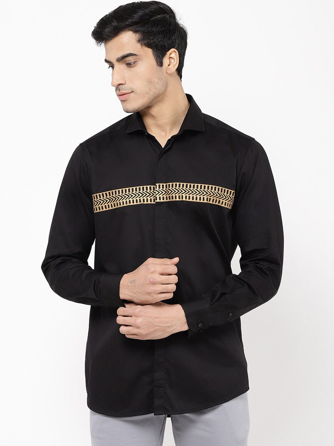 

STROP Men Black Slim Fit With Gold Geomertic Strip Casual Shirt