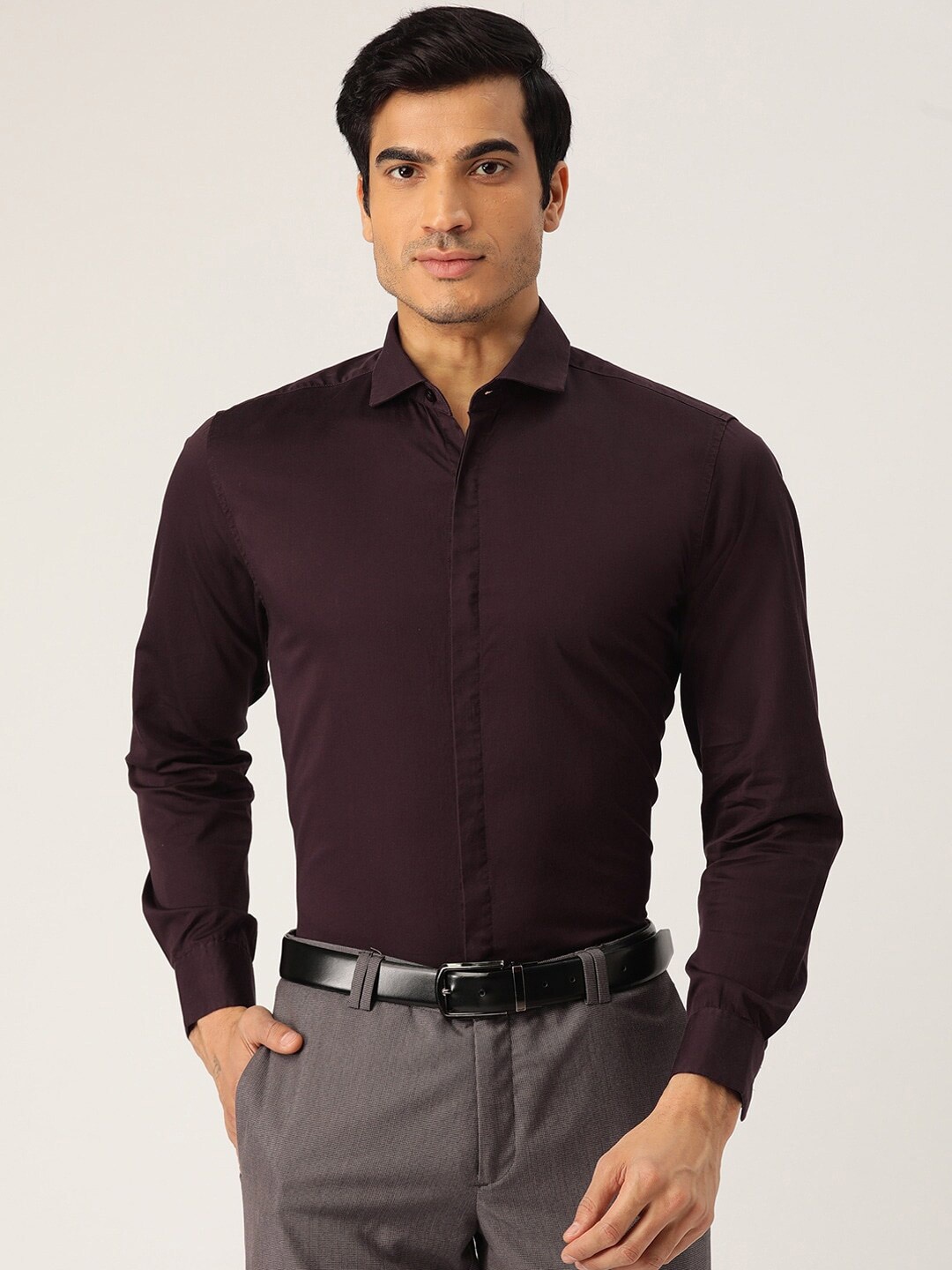 

STROP Men Maroon Slim Fit Self Design Formal Shirt