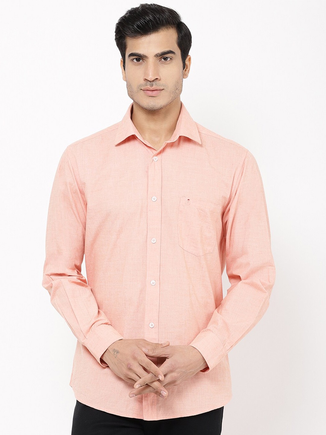 

STROP Men Peach-Coloured Solid Casual Spread Collar Shirt