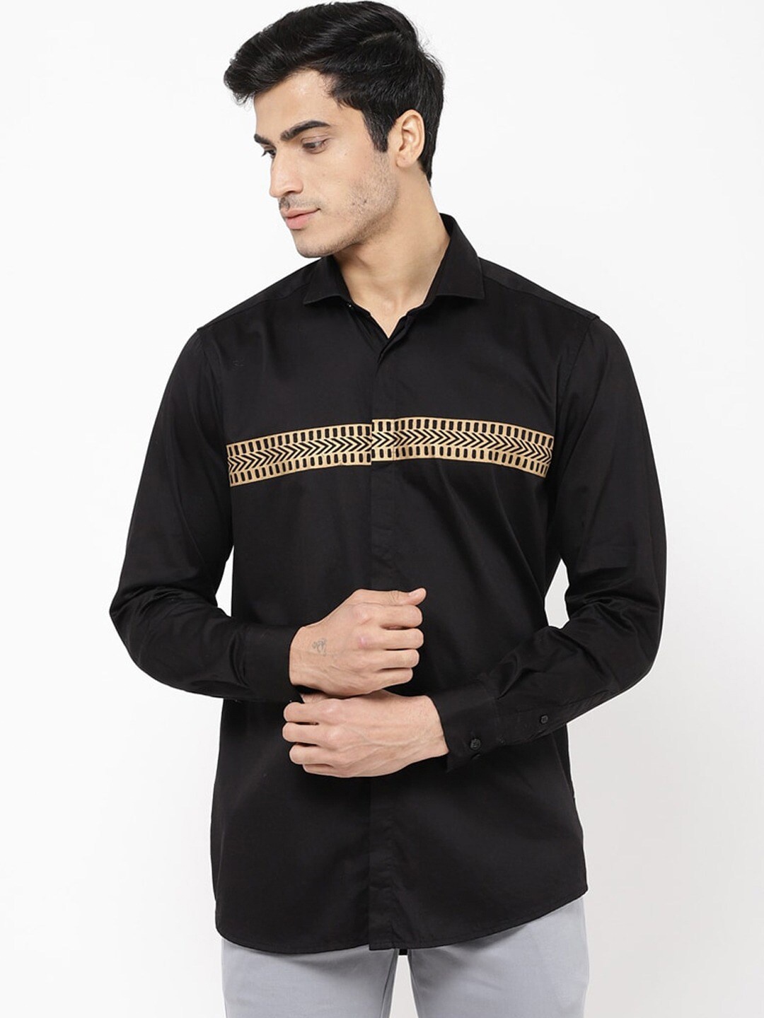 

STROP Men Black Printed Casual Shirt